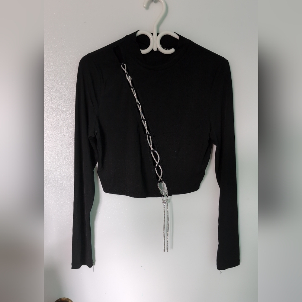 Blāshe black long sleeve crop top w diagonal tie opening